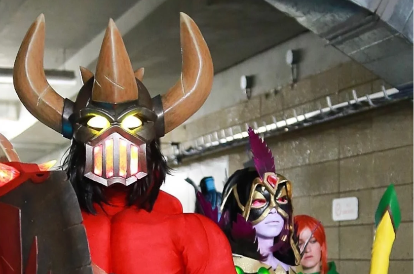 Cosplay AXE Dota 2