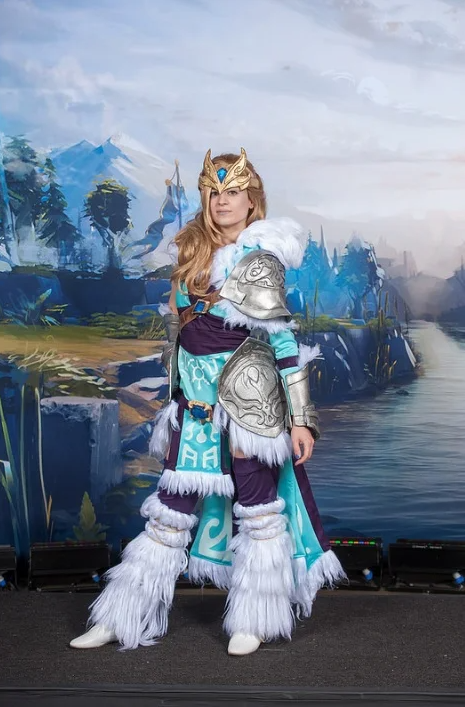 Cosplay Crystal Maiden Dota 2