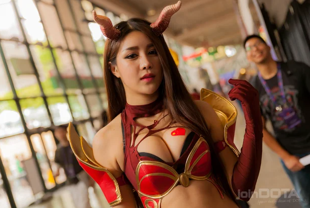 Cosplay QOP Dota 2