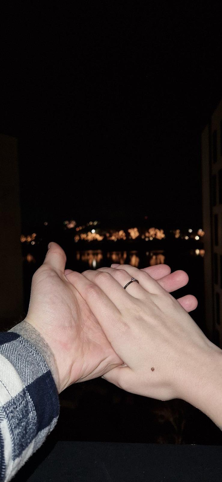 A player from the Natus Vincere CS 2 team, Justinas “jL” Lekavicius, announced his engagement to a girl named Kamila.